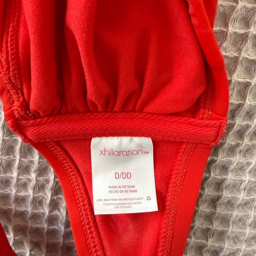 Xhilaration Red One-Shoulder Bikini Top - Picture 3 of 3